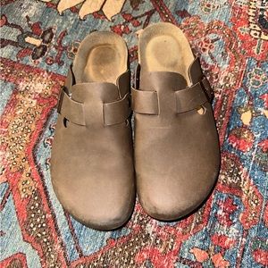 cushionaire clogs